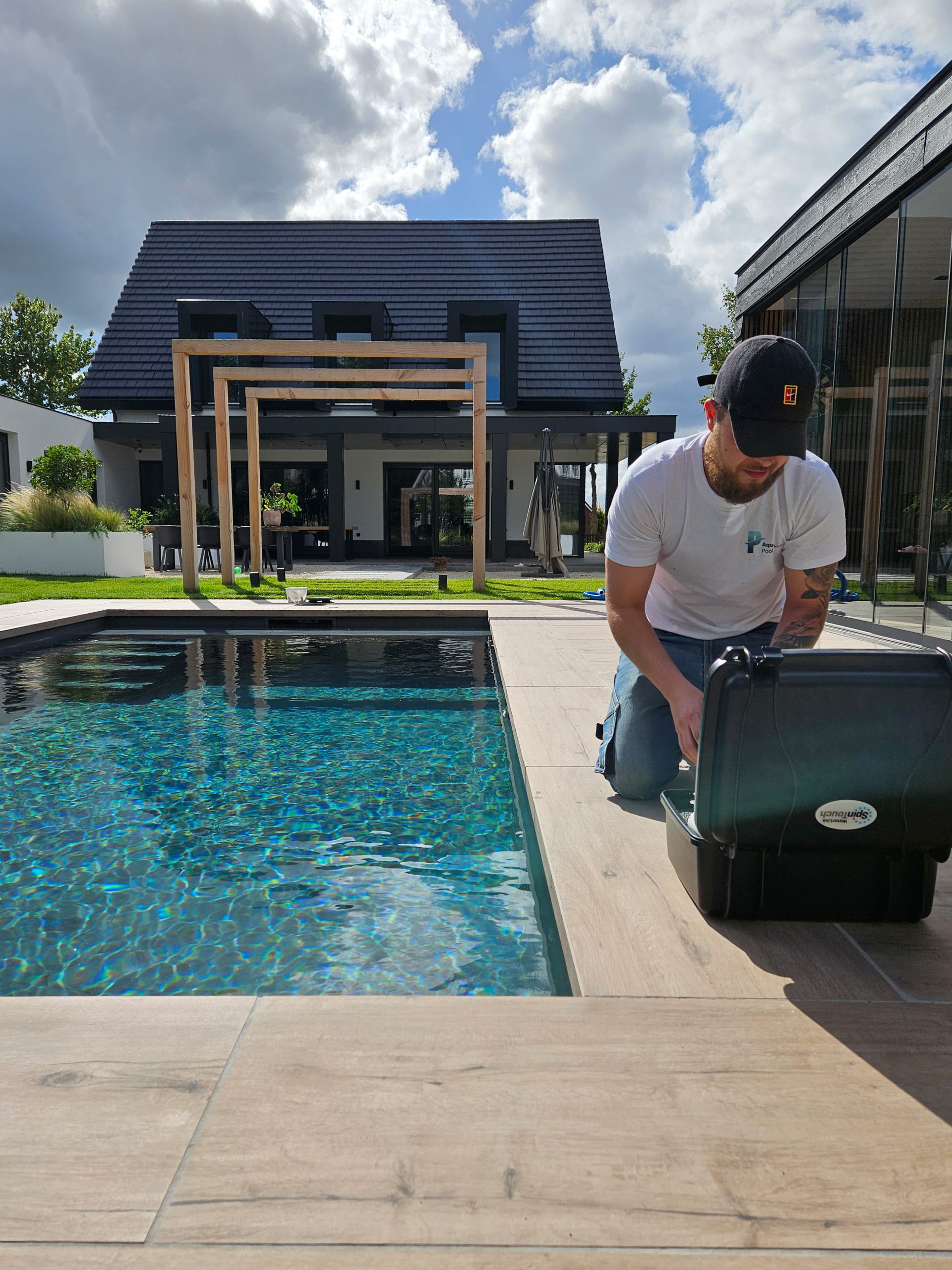 zwembad onderhoud service